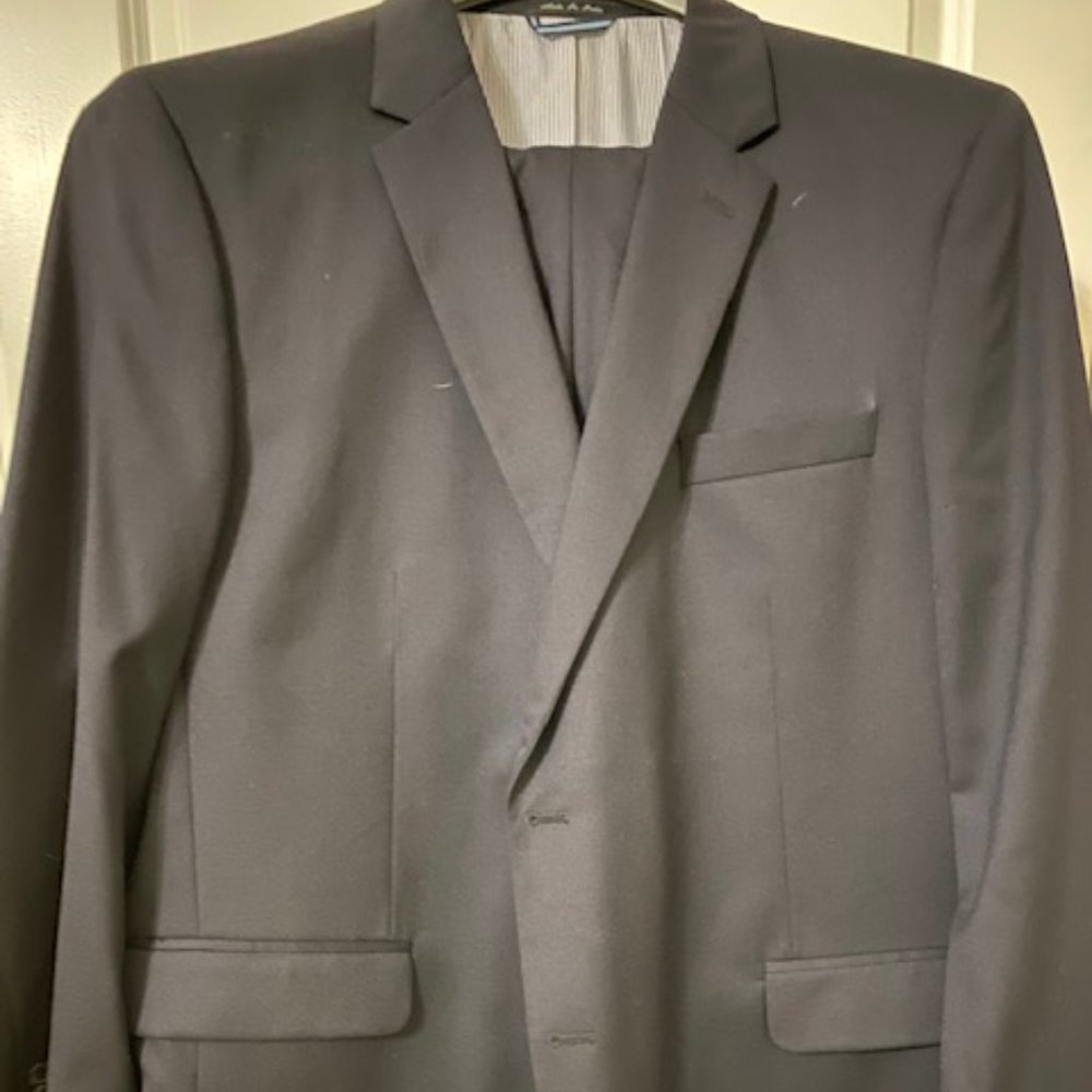 Tommy Hilfiger Suit